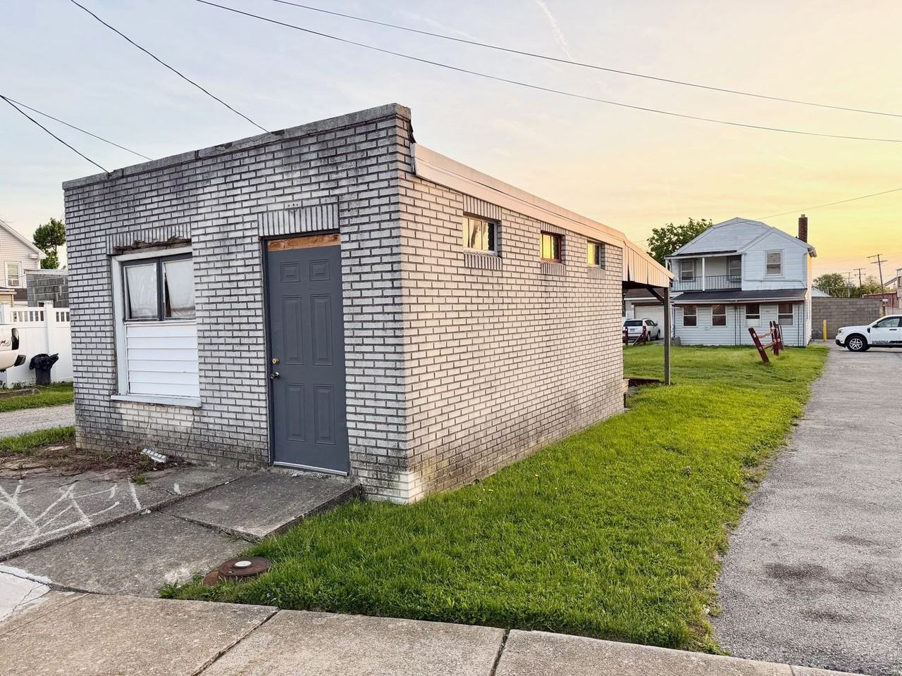 428 Norway St - Photo 2 of 13