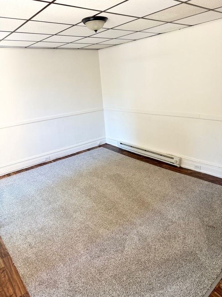 18 N Pine St #1 - Photo 5 of 10