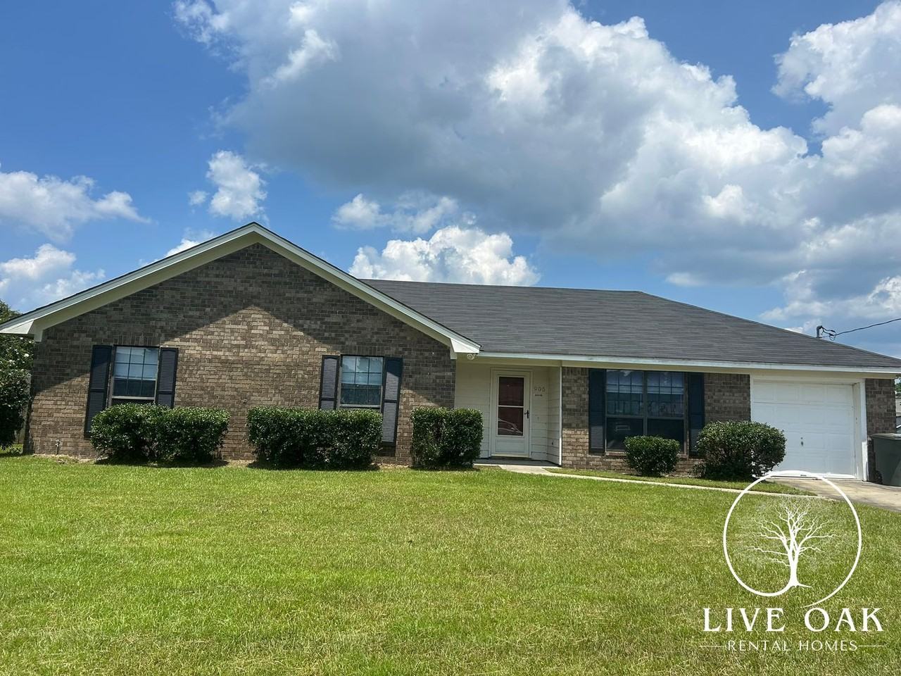 905 Linwood Cir - Photo 2 of 17