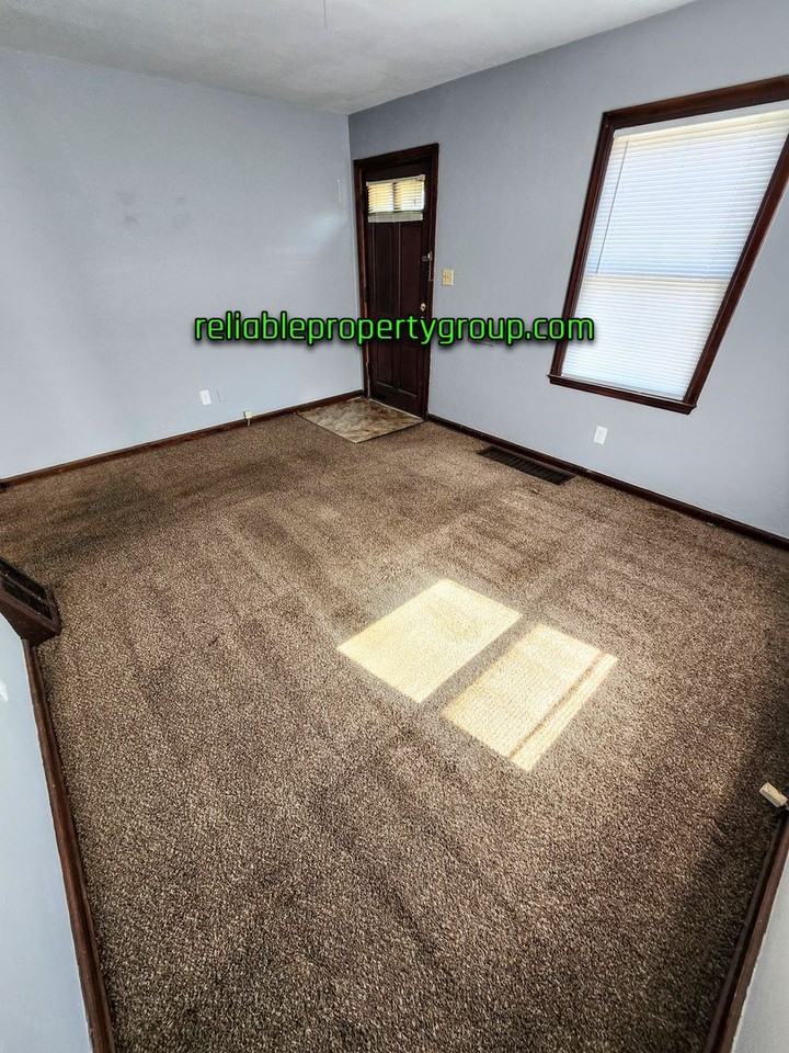 3932 Winter St - Photo 3 of 11