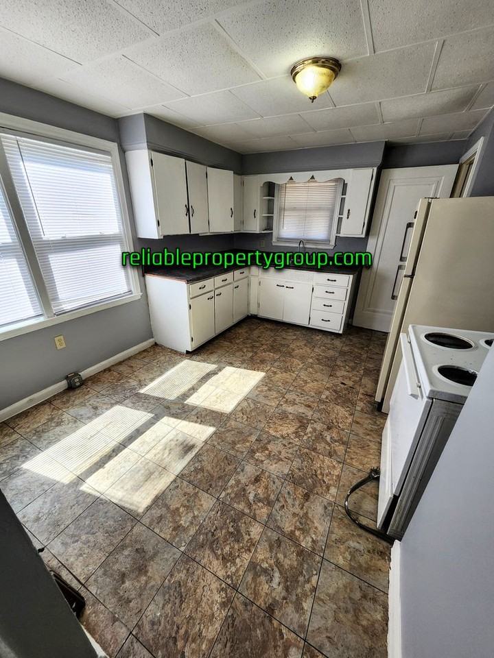 3932 Winter St - Photo 5 of 11