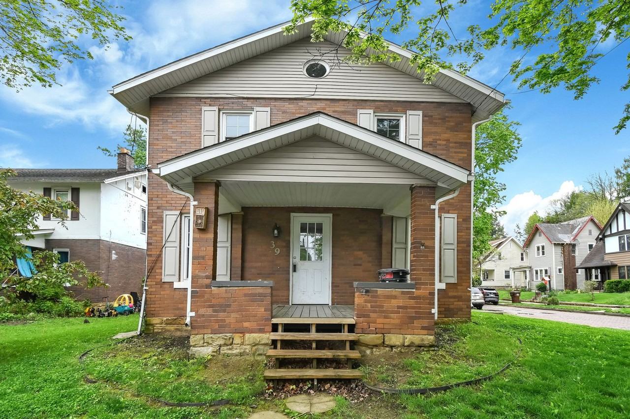 39 Charles St - Photo 4 of 34