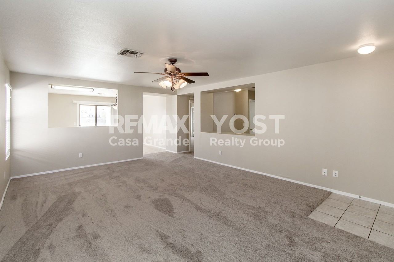 645 W Jardin Dr - Photo 2 of 10