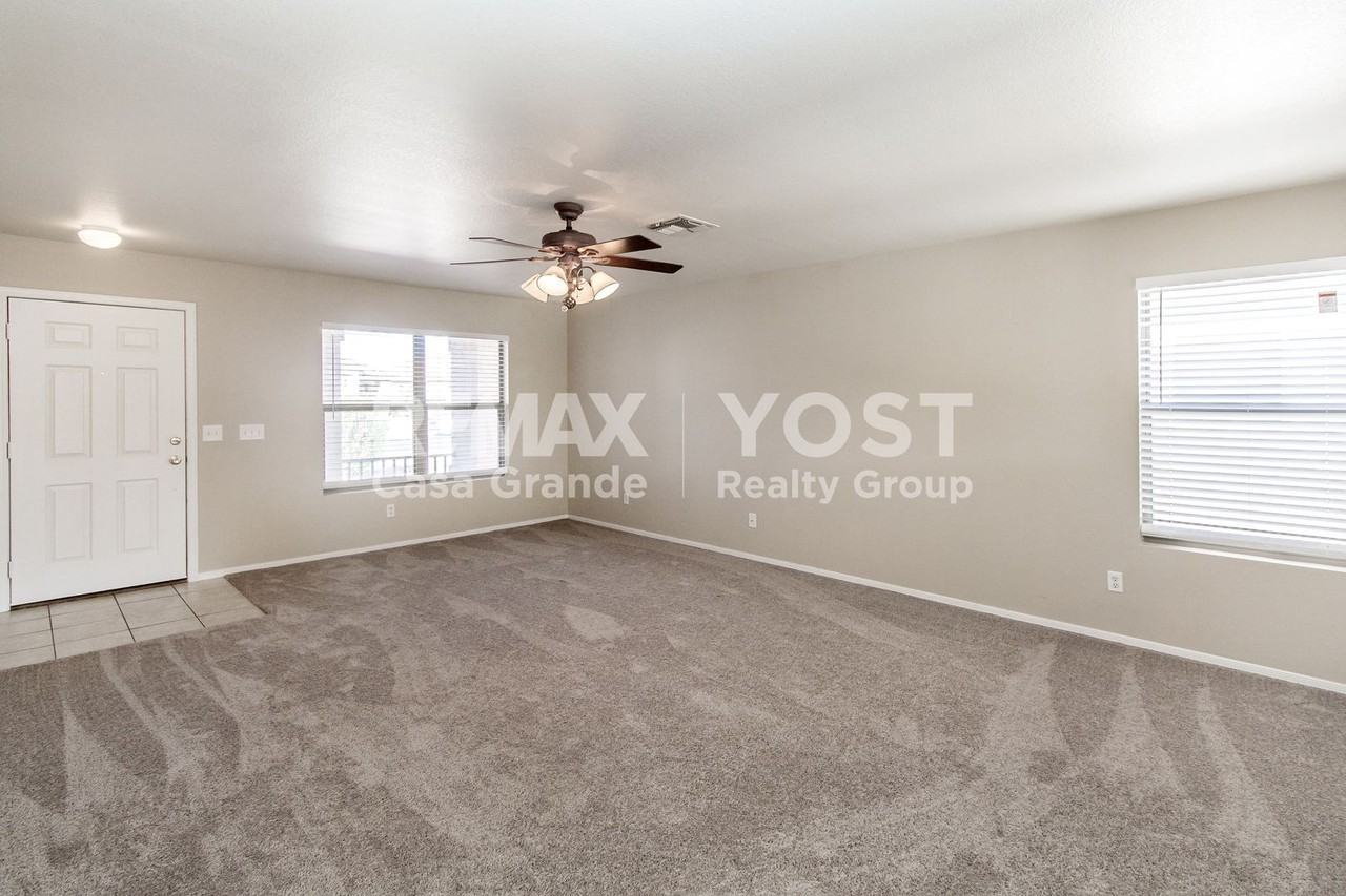 645 W Jardin Dr - Photo 4 of 10