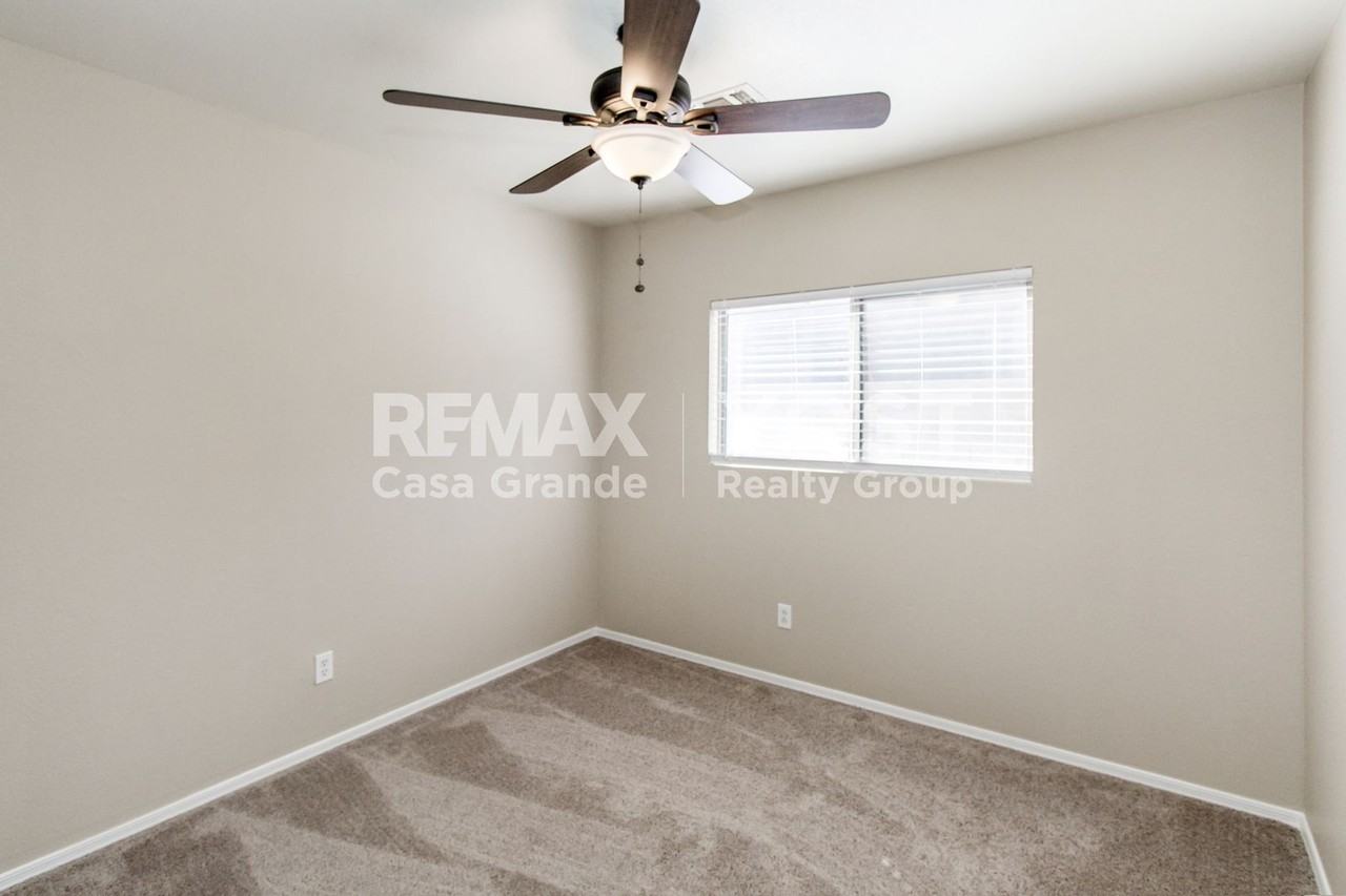 645 W Jardin Dr - Photo 6 of 10