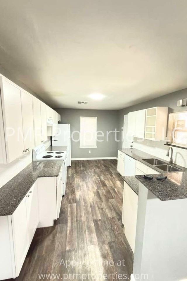 6310 Nw Elm Ave - Photo 4 of 19