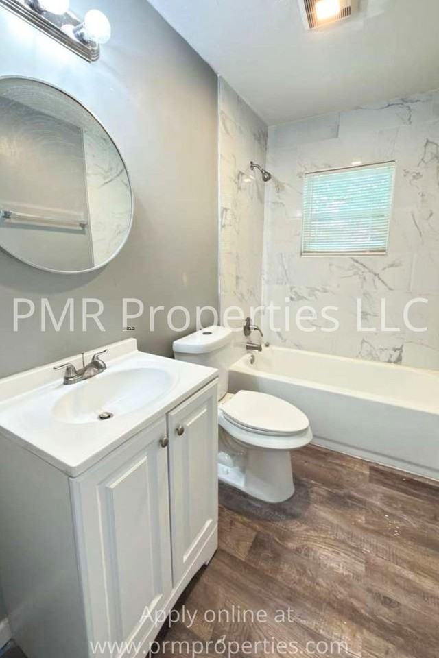 6310 Nw Elm Ave - Photo 7 of 19