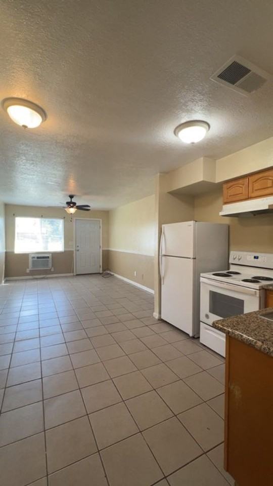 6769 California St #9 - Photo 3 of 7