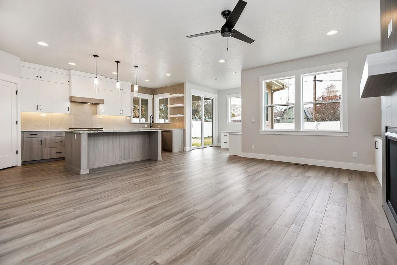 5110 N Cengotita Ave - Photo 5 of 32