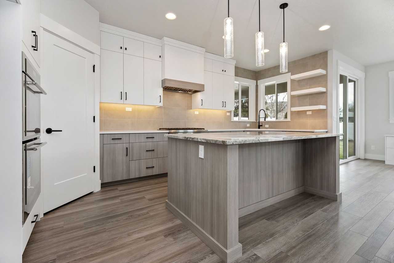 5110 N Cengotita Ave - Photo 7 of 32