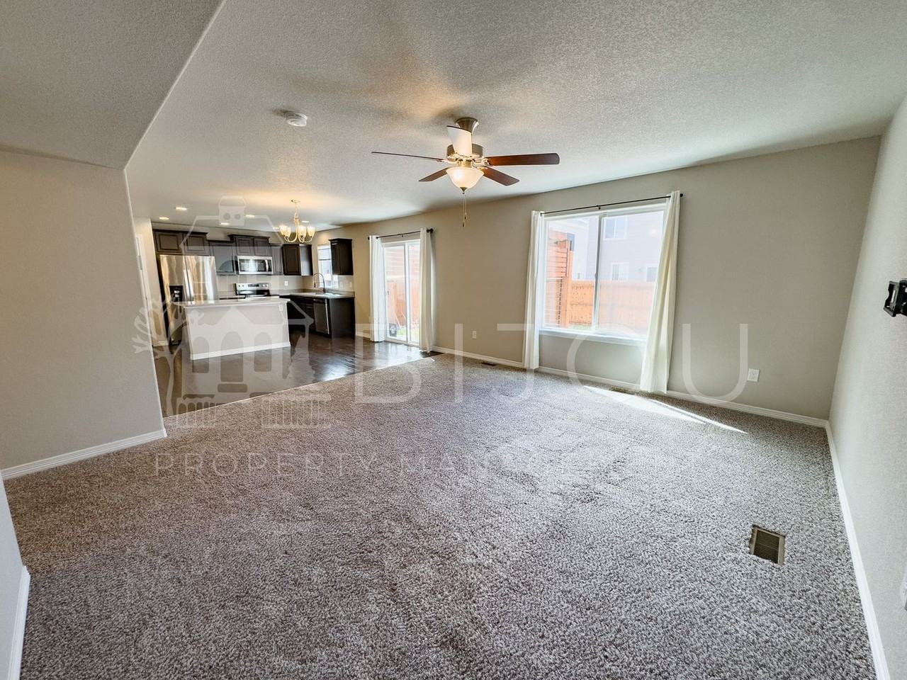 10881 Aliso Dr - Photo 6 of 29