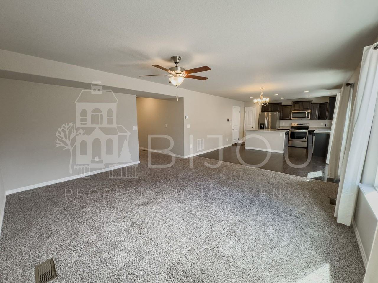 10881 Aliso Dr - Photo 7 of 29