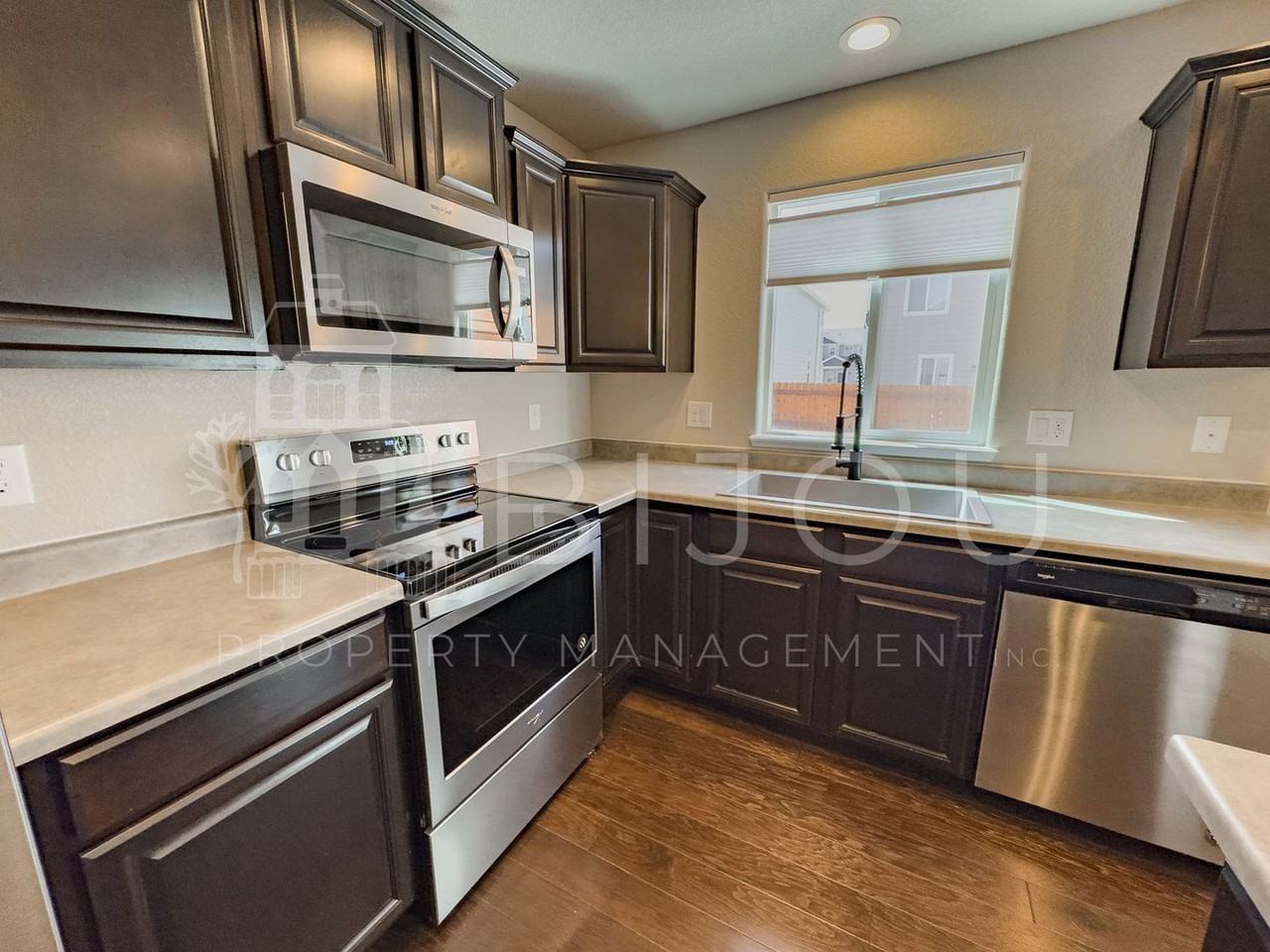 10881 Aliso Dr - Photo 7 of 29