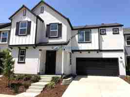 featured image of 5013 Wuthering Ave