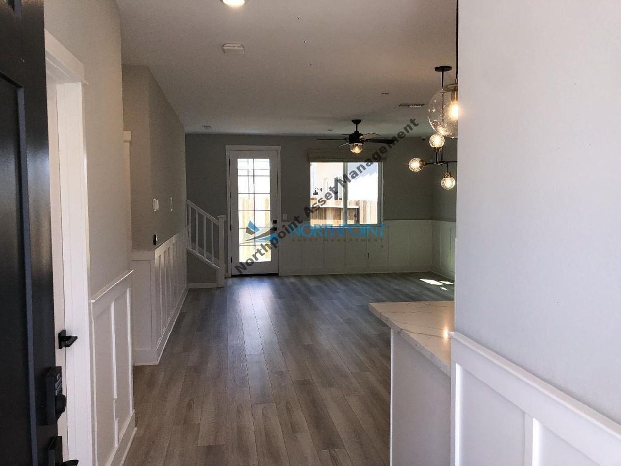 5013 Wuthering Ave - Photo 2 of 30