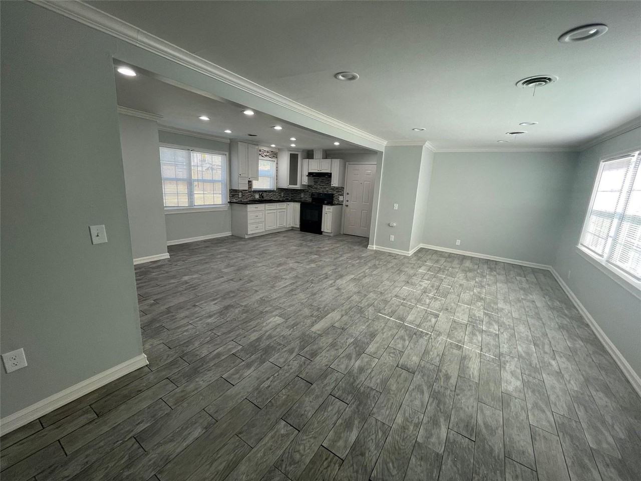 1225 Norwood Dr - Photo 4 of 22