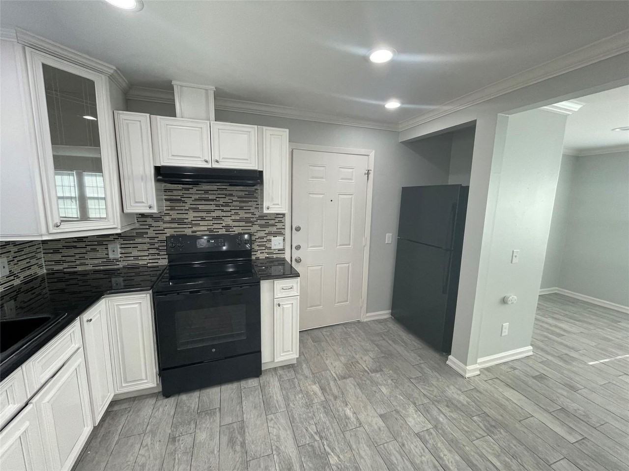 1225 Norwood Dr - Photo 7 of 22