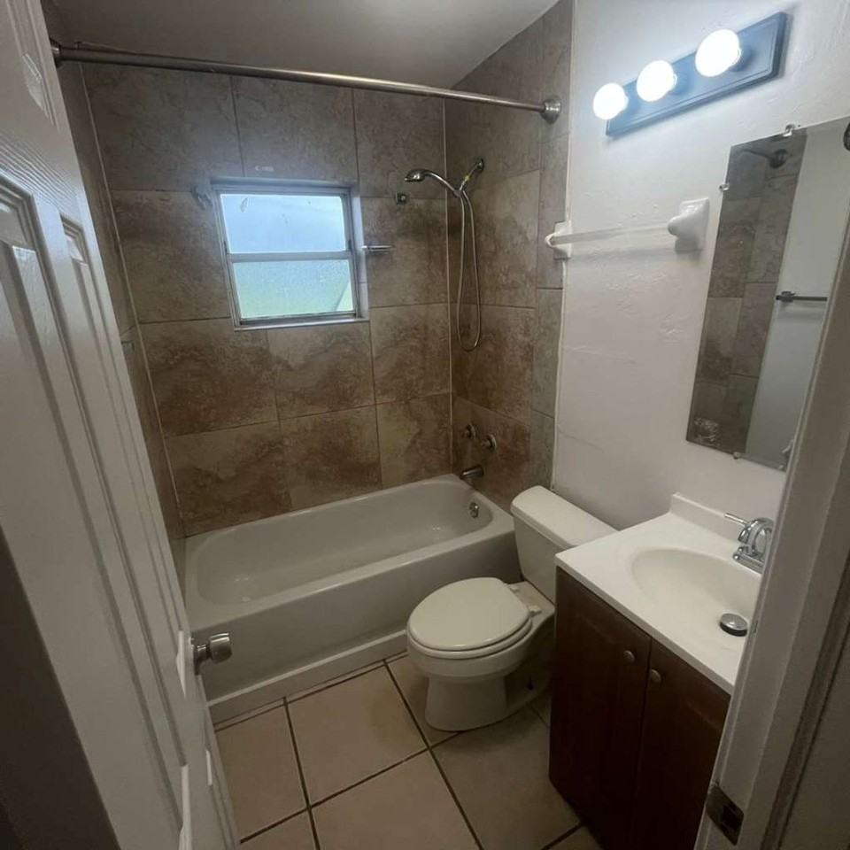 1427 Markland Ave - Photo 5 of 11