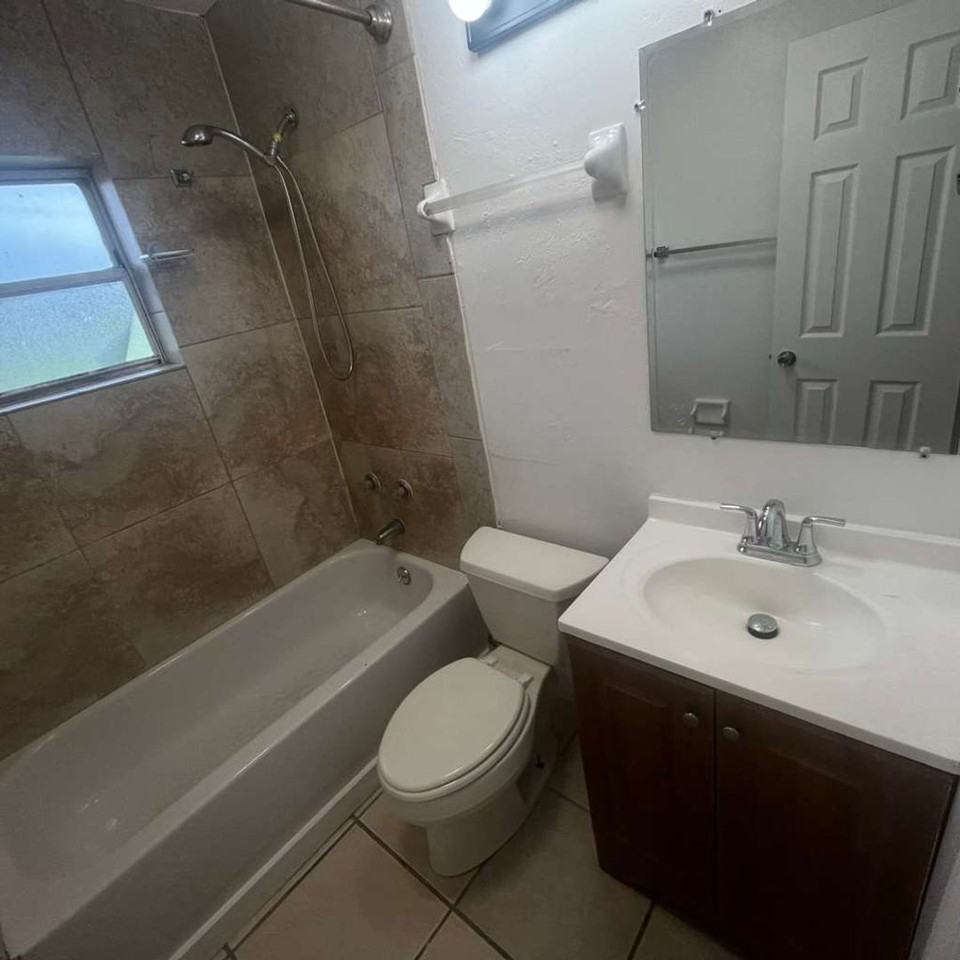 1427 Markland Ave - Photo 6 of 11