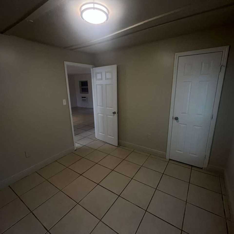 1427 Markland Ave - Photo 7 of 11