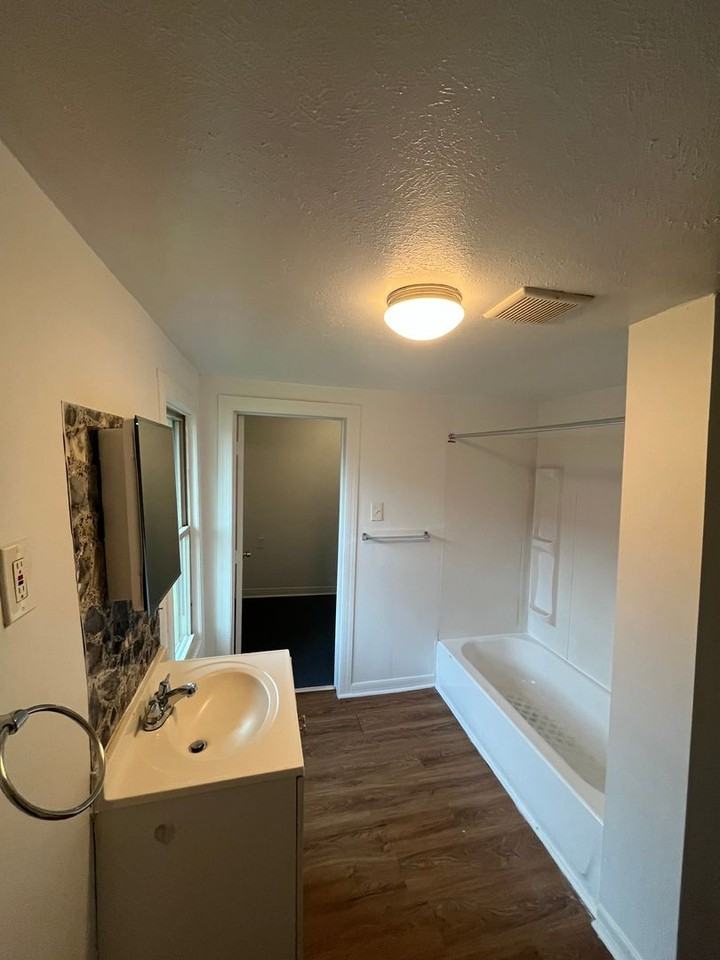 410 Scio St - Photo 7 of 21