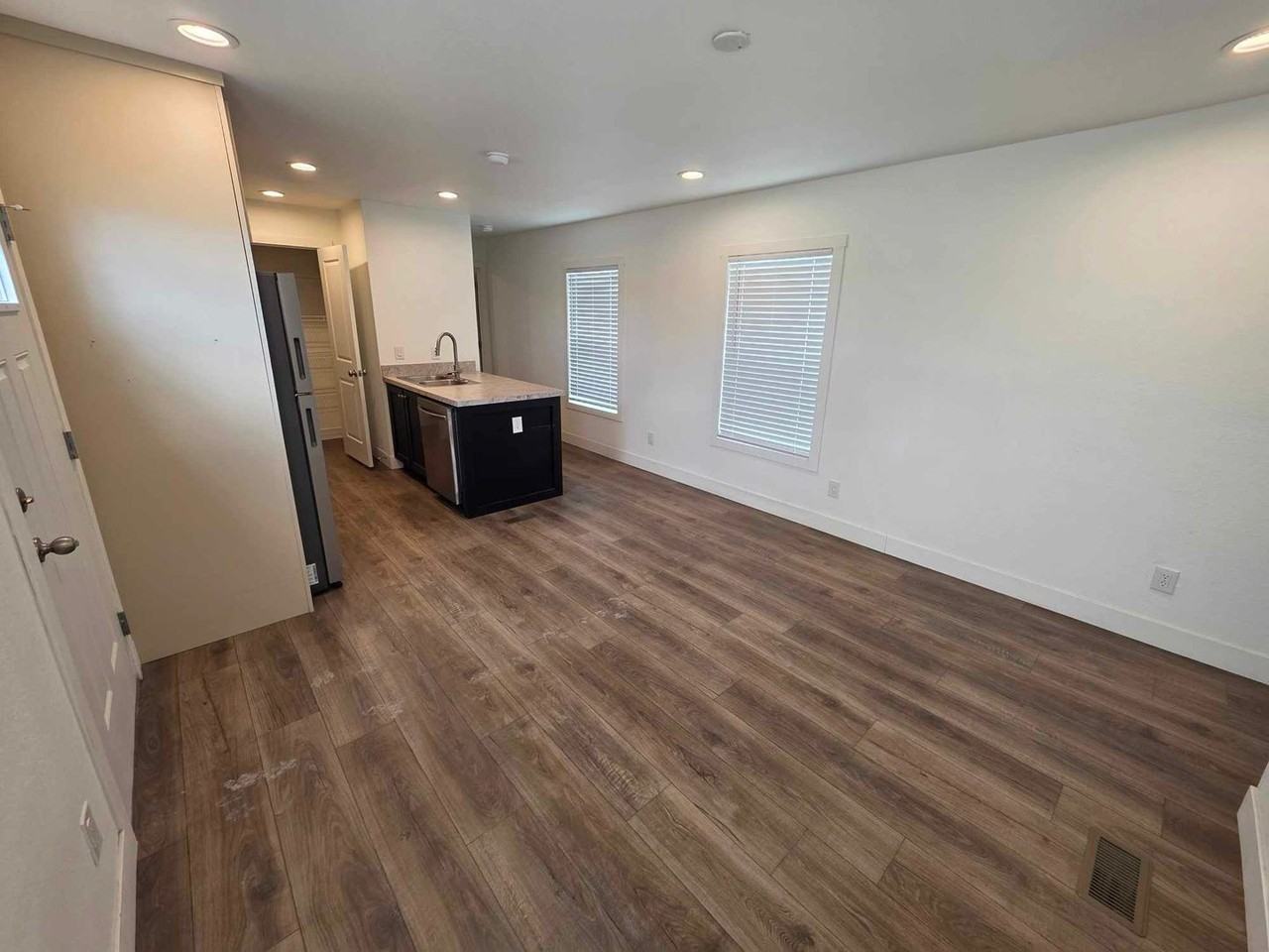 350 N 300 E #5 - Photo 3 of 23