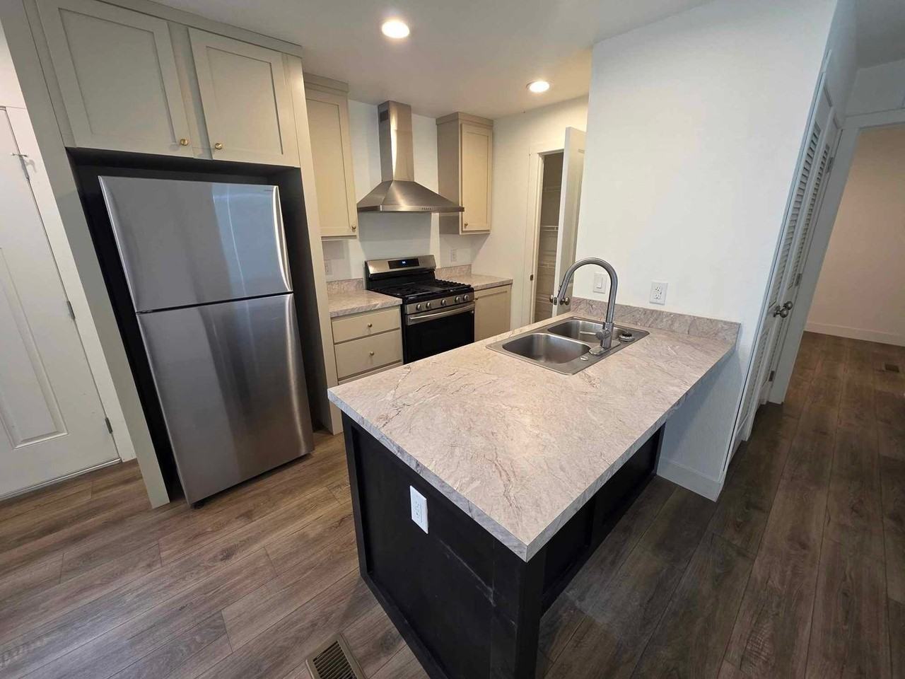 350 N 300 E #5 - Photo 5 of 23
