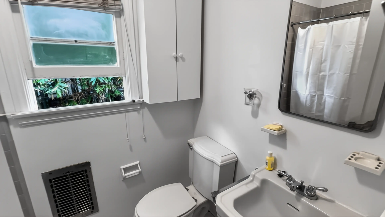 MH 1726 Midvale Ave - Photo 4 of 6