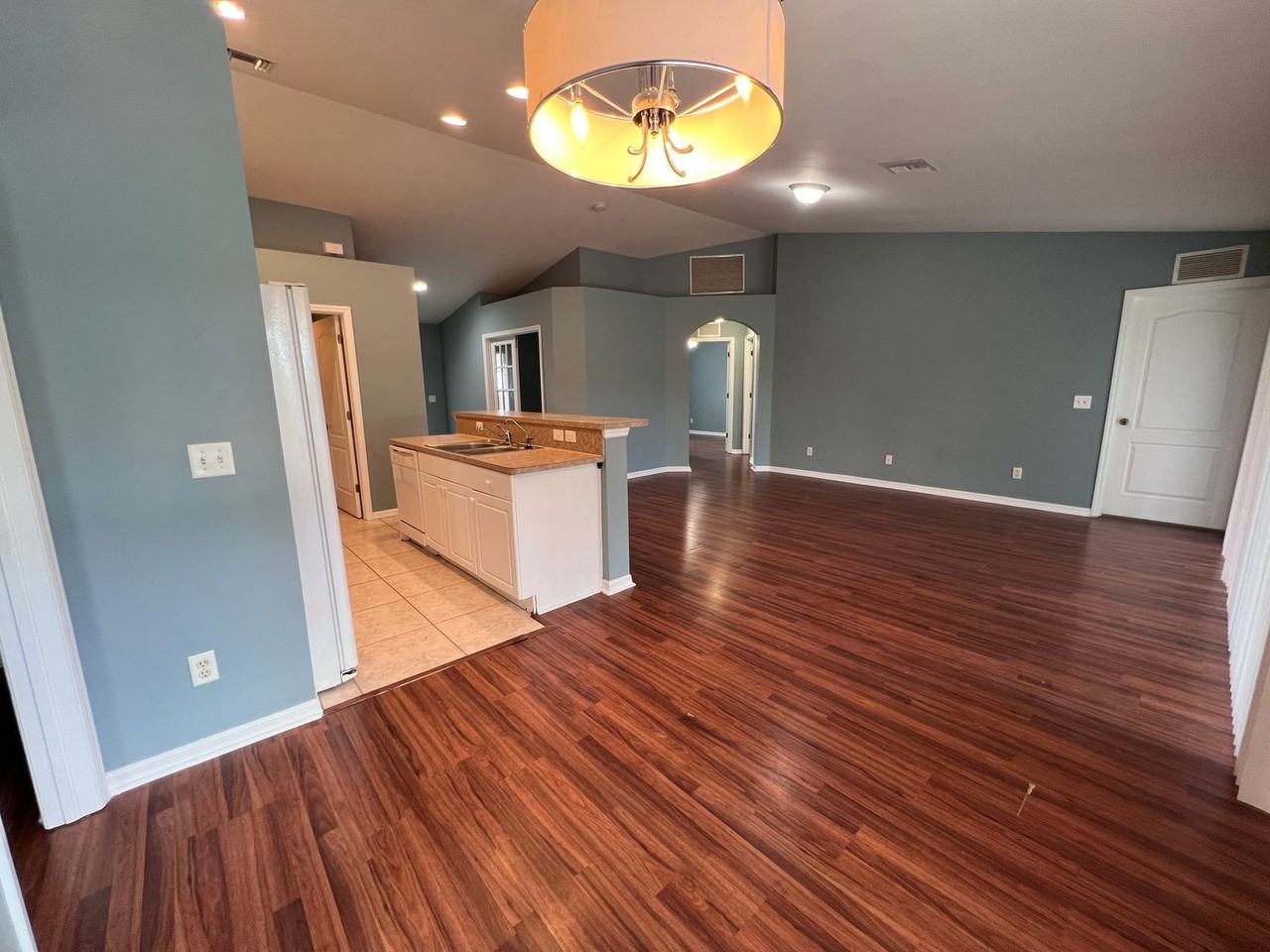 3300 Vera Ave S - Photo 5 of 23