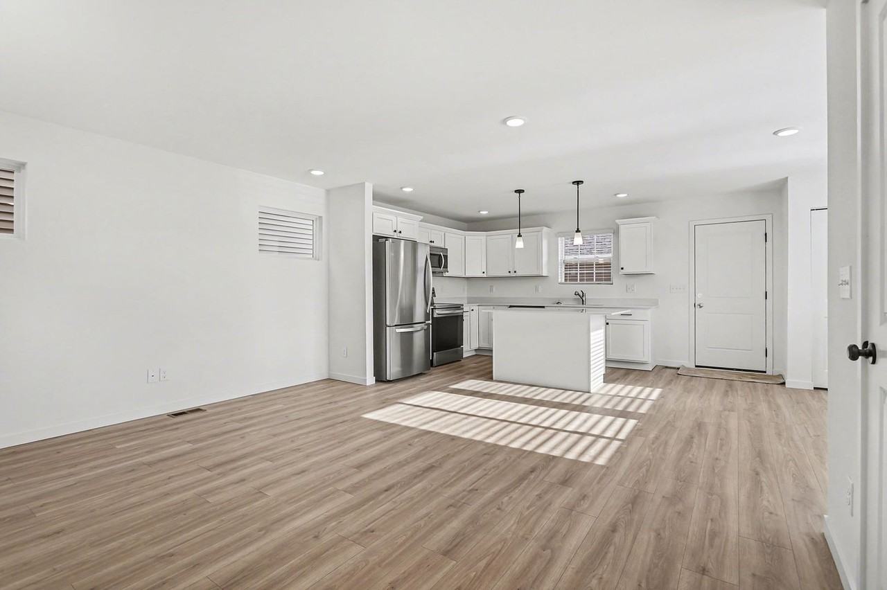 1653 Kennedy Blvd - Photo 7 of 25