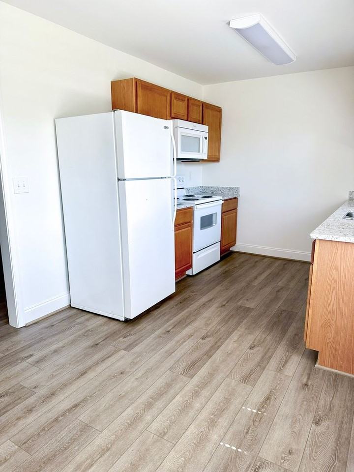 725 Carolina Ave - Photo 3 of 8