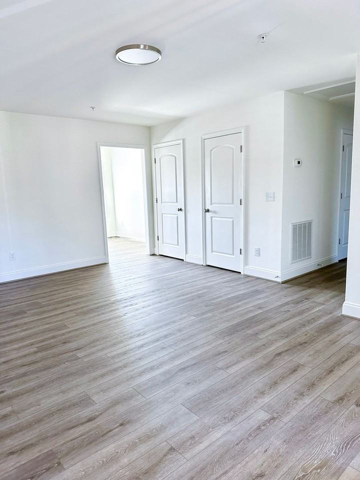 725 Carolina Ave - Photo 4 of 8