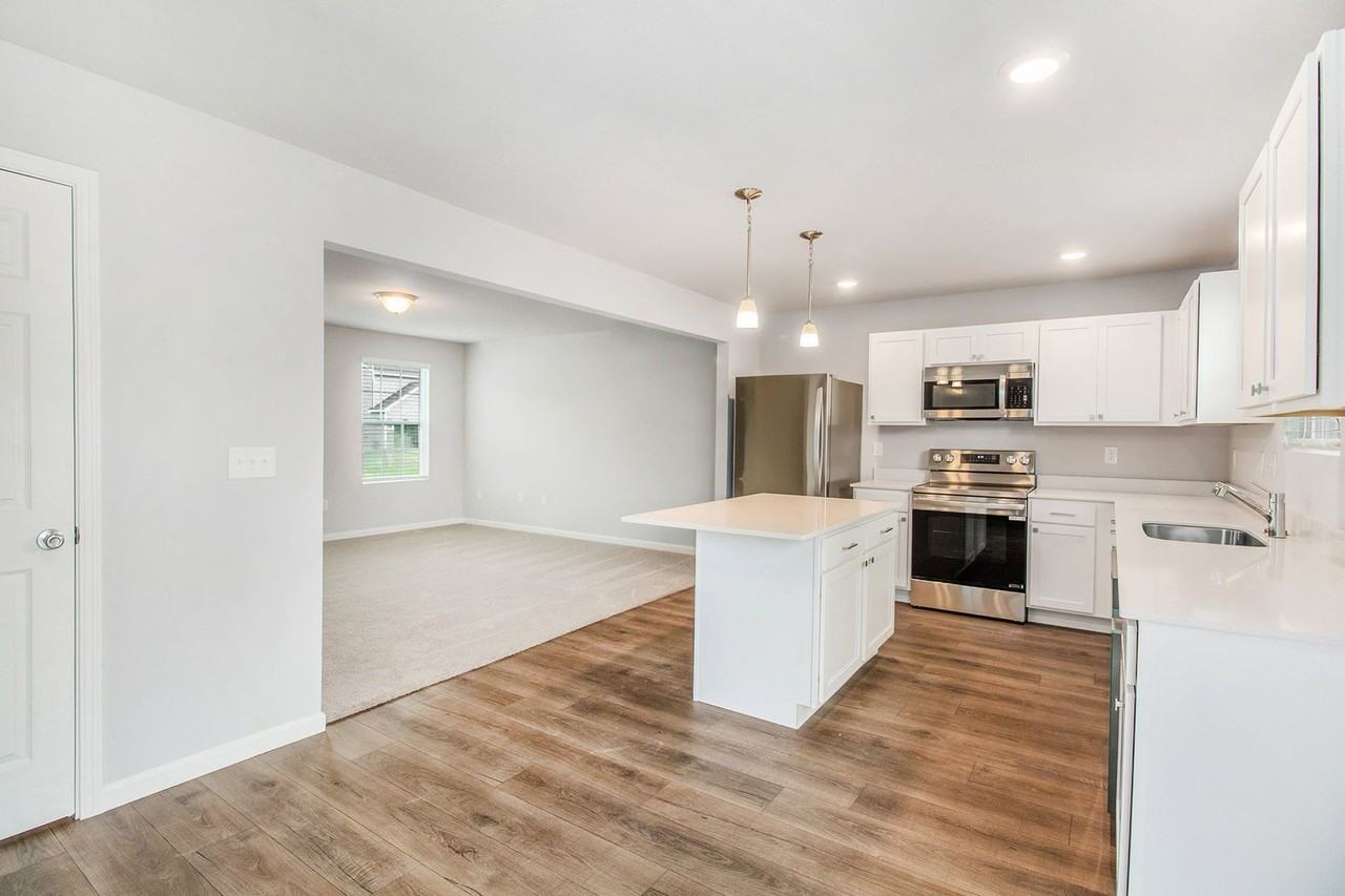 7340 Sessile Cir - Photo 3 of 24