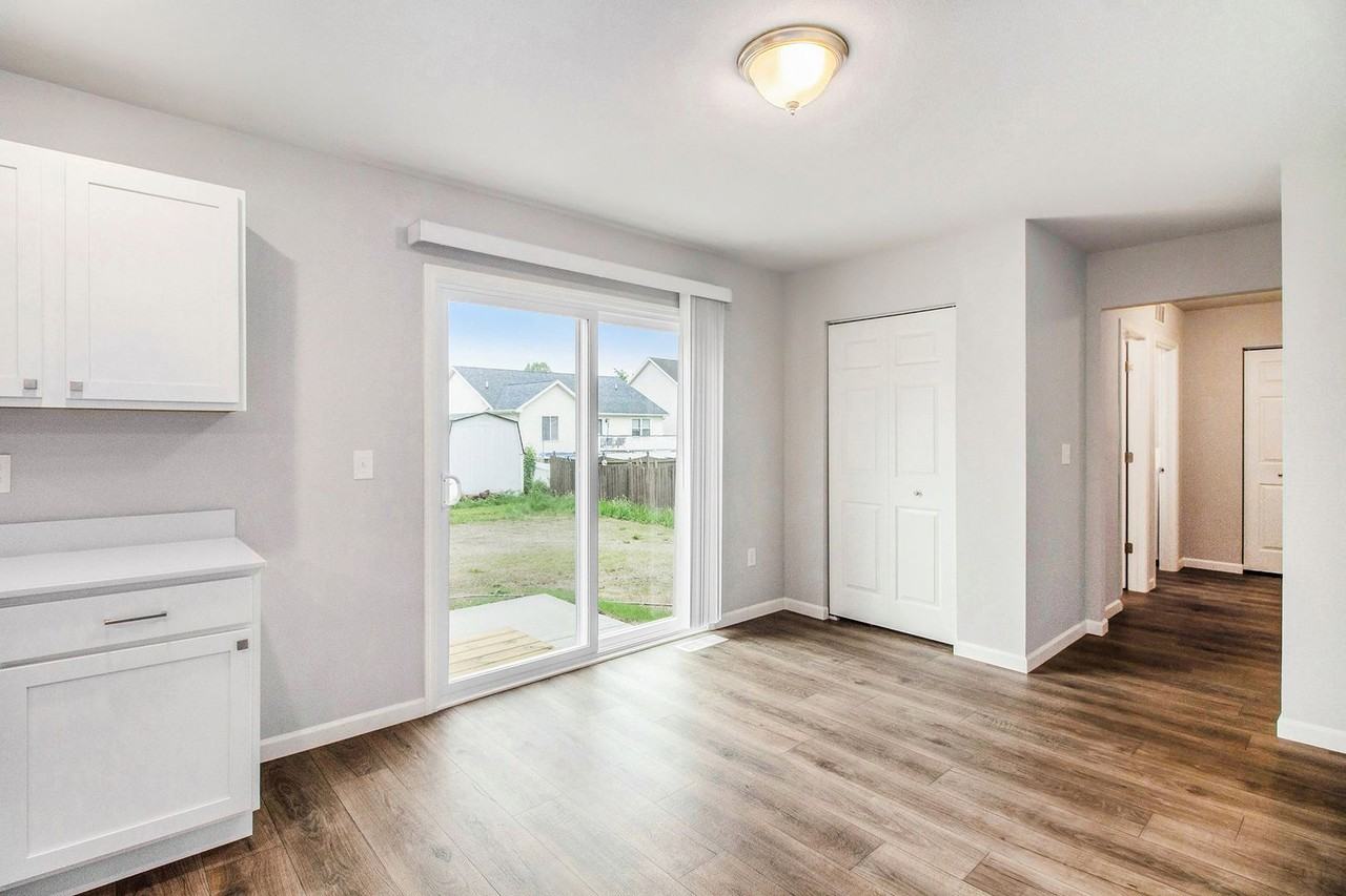 7340 Sessile Cir - Photo 5 of 24