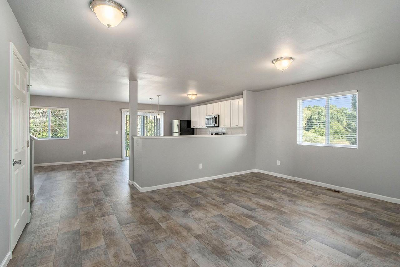 1658 Carolyn Dr - Photo 6 of 22