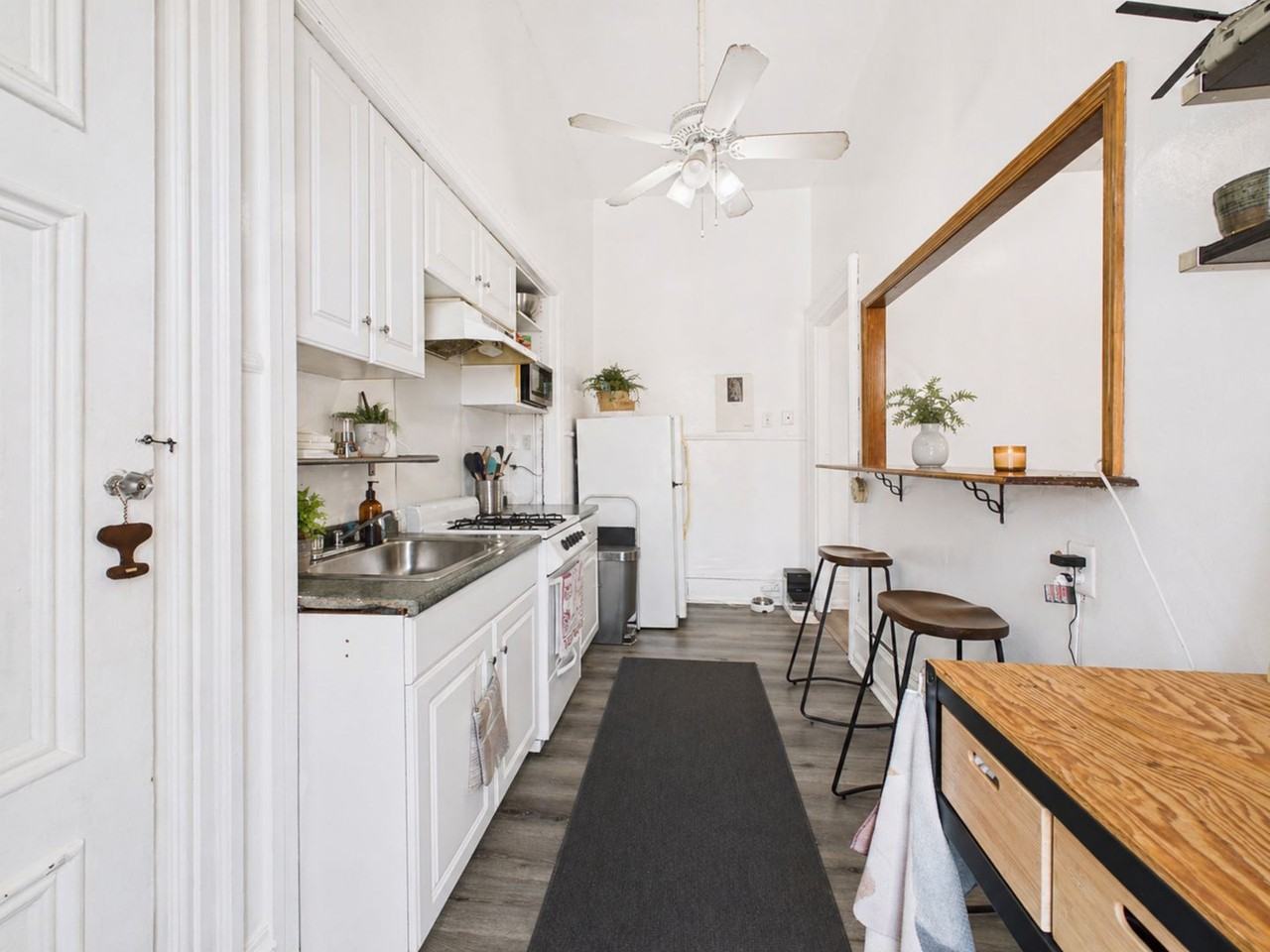 2020 Spring Garden St - Photo 3 of 8