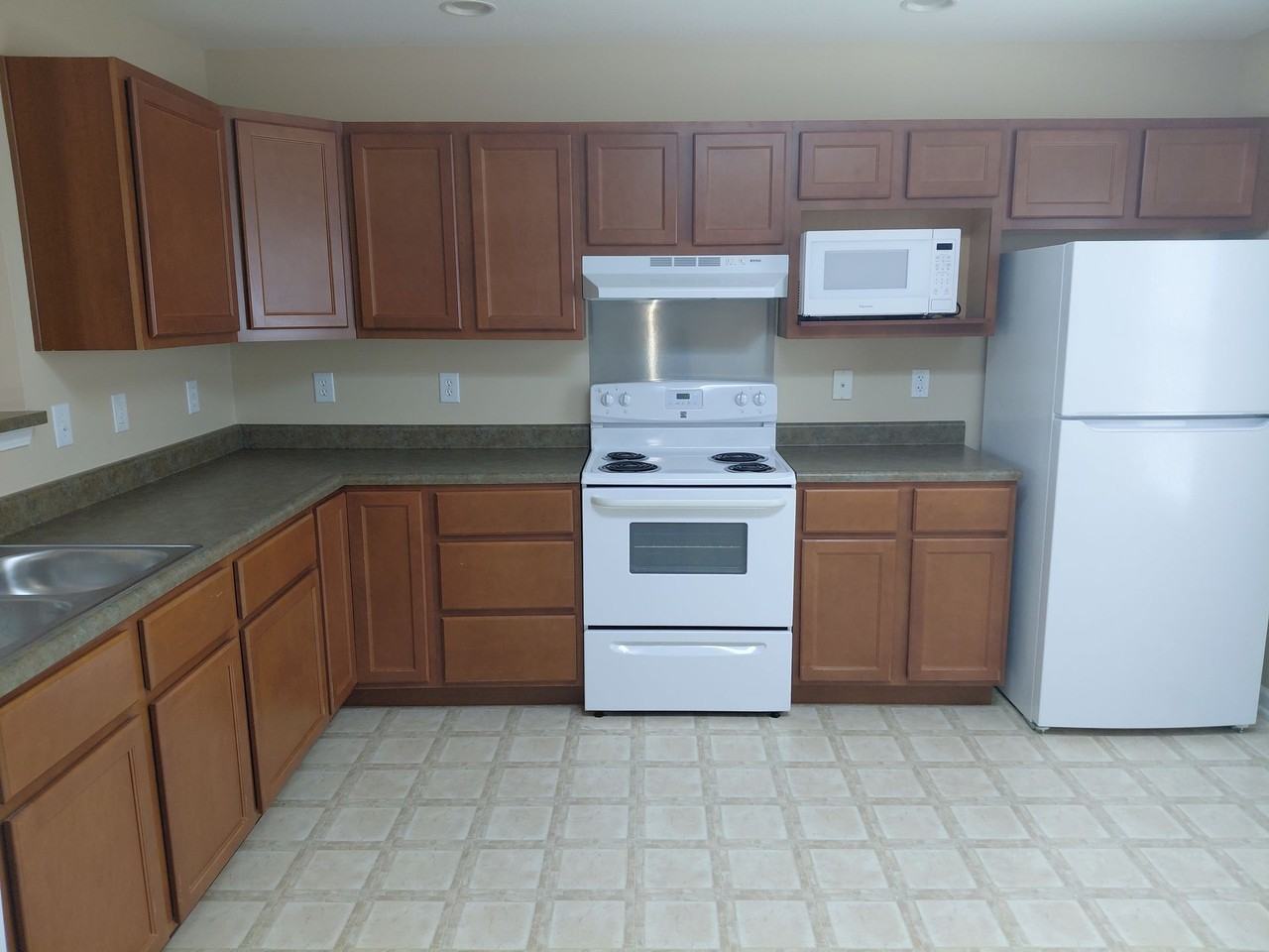 Stonehurst Pointe - Photo 2 of 15
