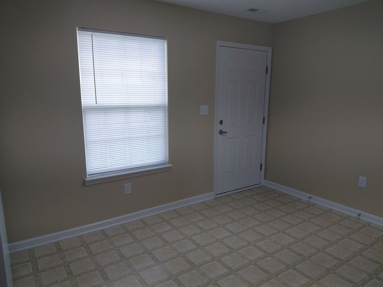 Stonehurst Pointe - Photo 3 of 15