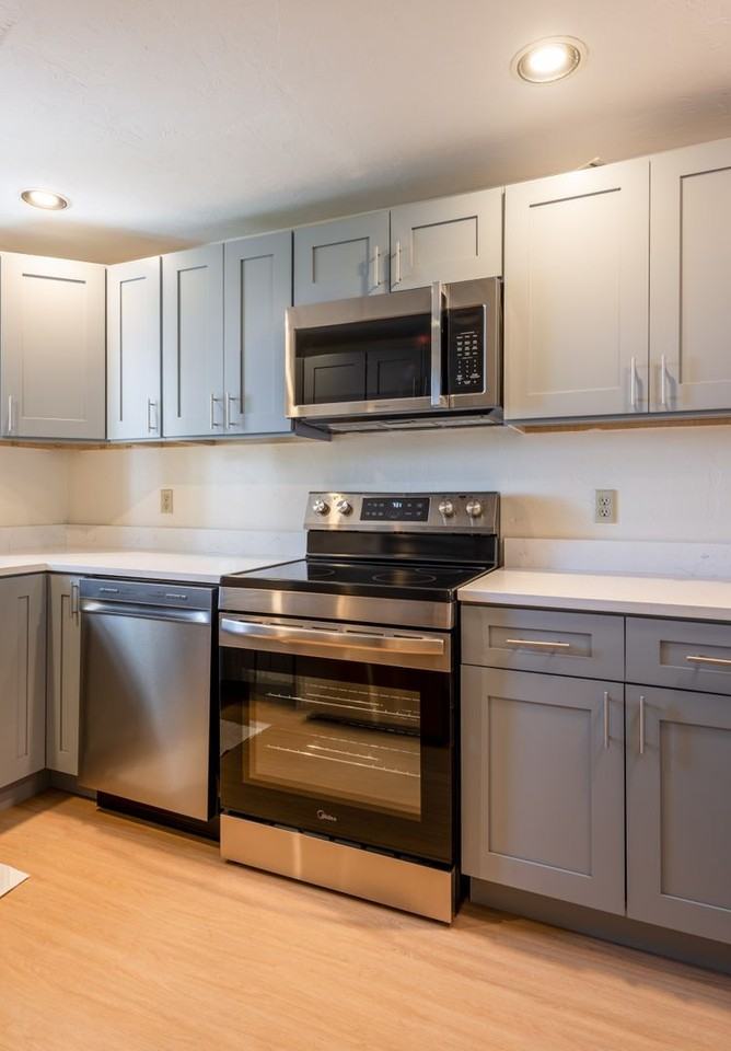 950 Falmouth Rd - Photo 2 of 15