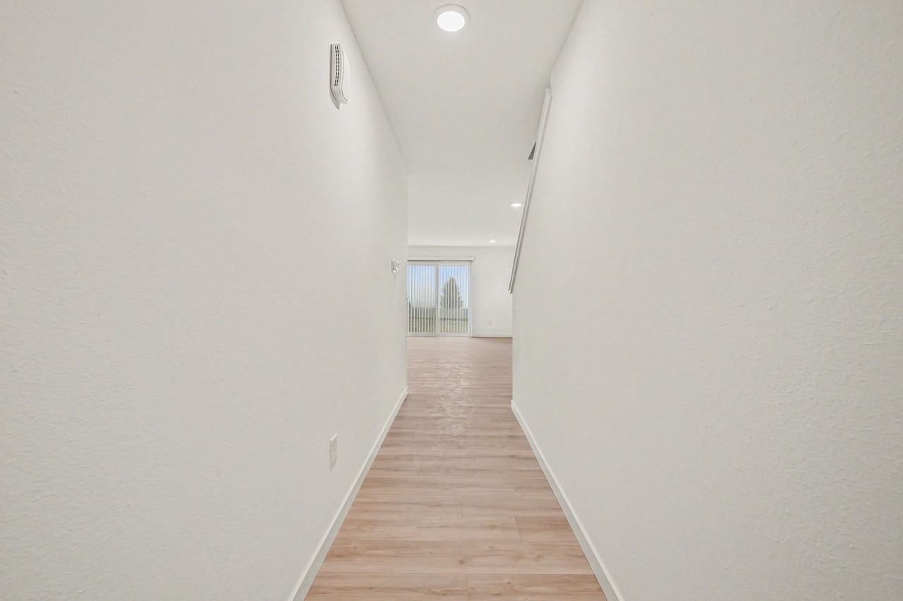 1635 Reagan Ln - Photo 6 of 20