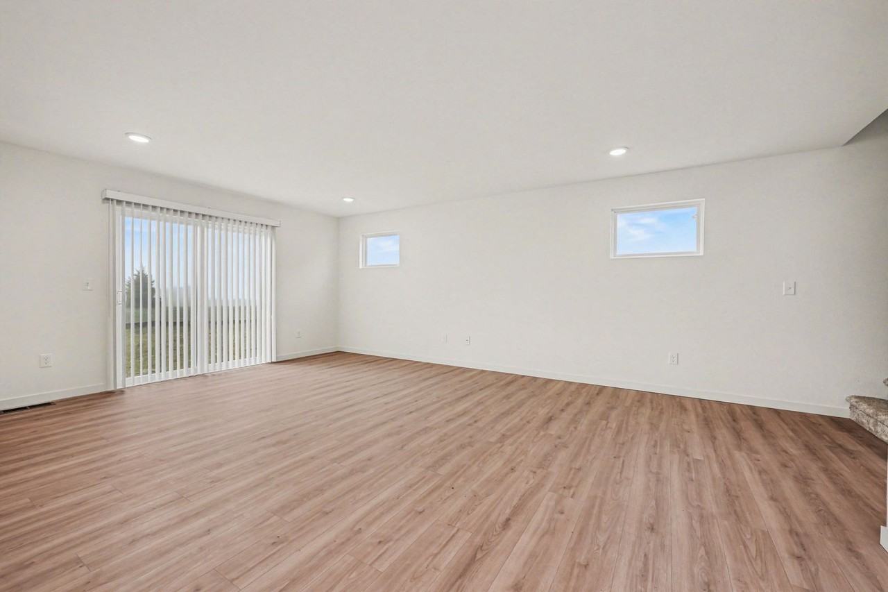 1635 Reagan Ln - Photo 7 of 20