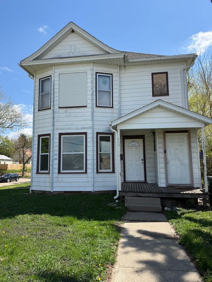 1620 Rebecca St - Photo 2 of 14