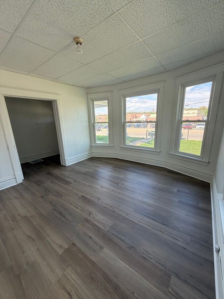 1620 Rebecca St - Photo 4 of 14