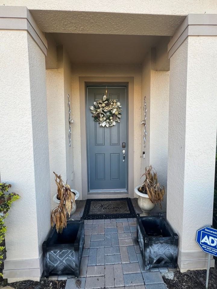 1608 Regal River Cir - Photo 3 of 18