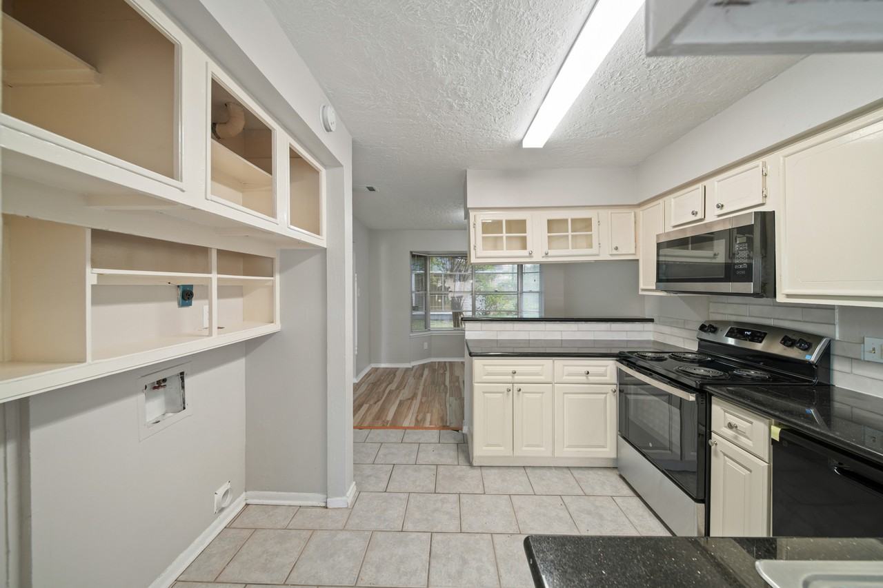 13464 Castilian Dr #1 - Photo 4 of 29
