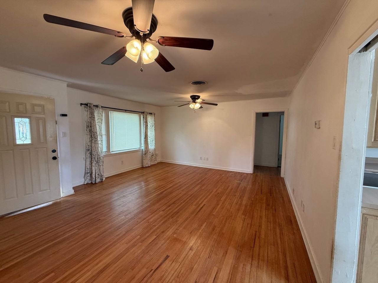 2607 44th St - Photo 3 of 15