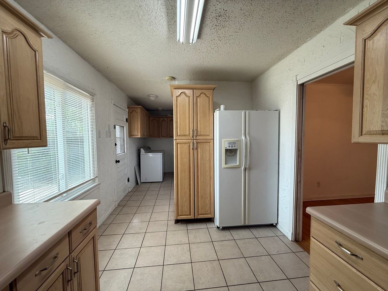 2607 44th St - Photo 4 of 15