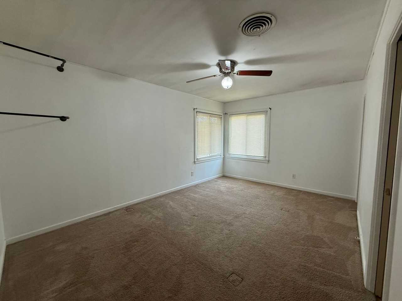 2607 44th St - Photo 5 of 15