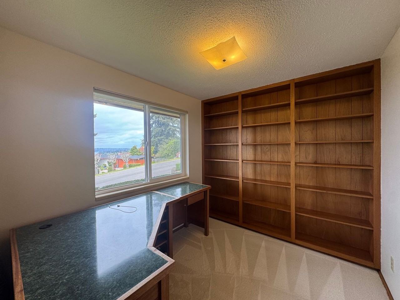 927 S 294th Pl - Photo 4 of 39