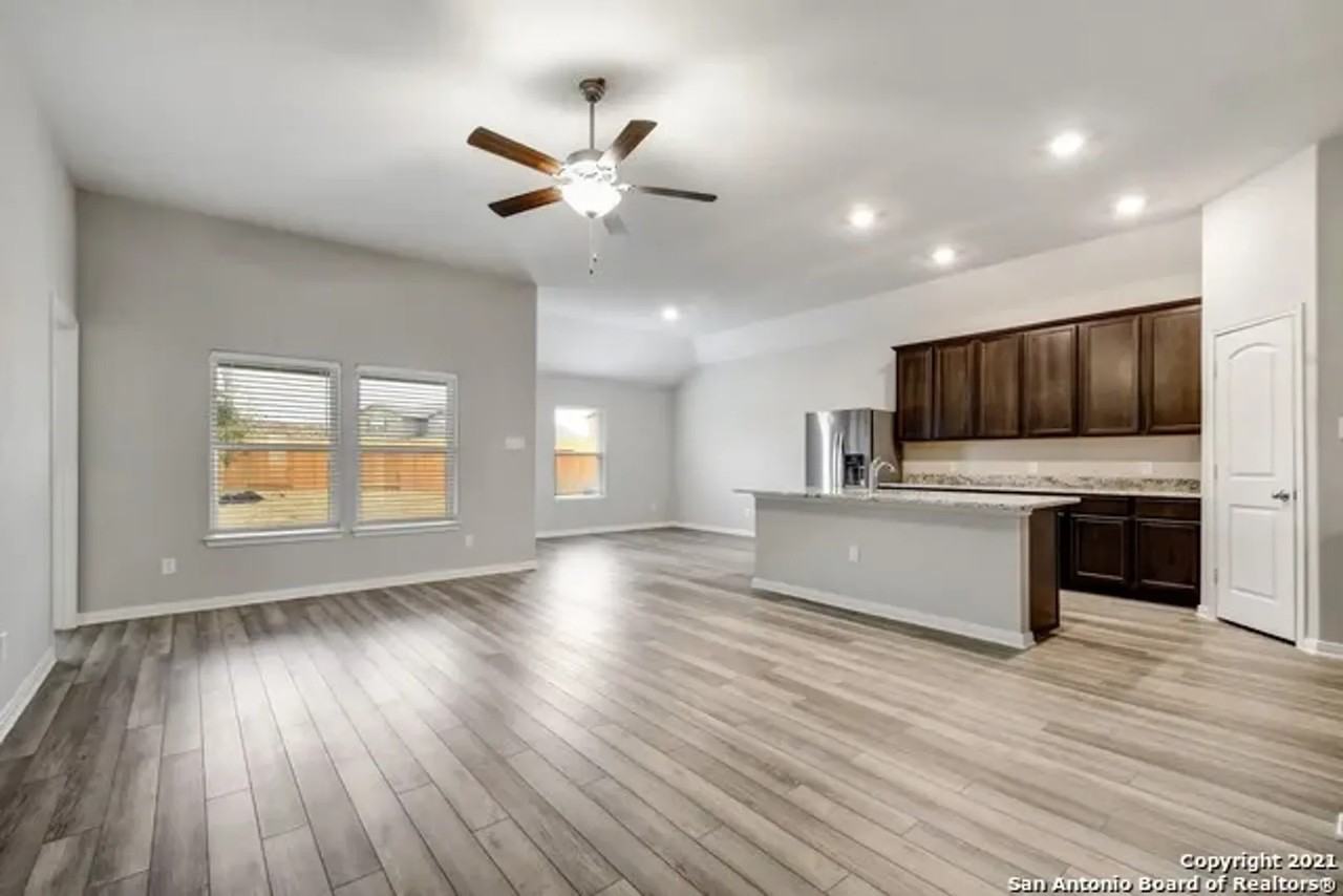9330 Bennett Frst - Photo 3 of 27